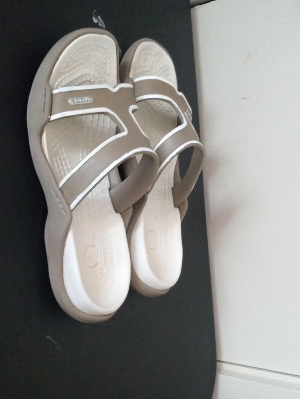 CROCS Women's Brown and Cream Slip-On Sandals Size 6 - Picture 3 of 10